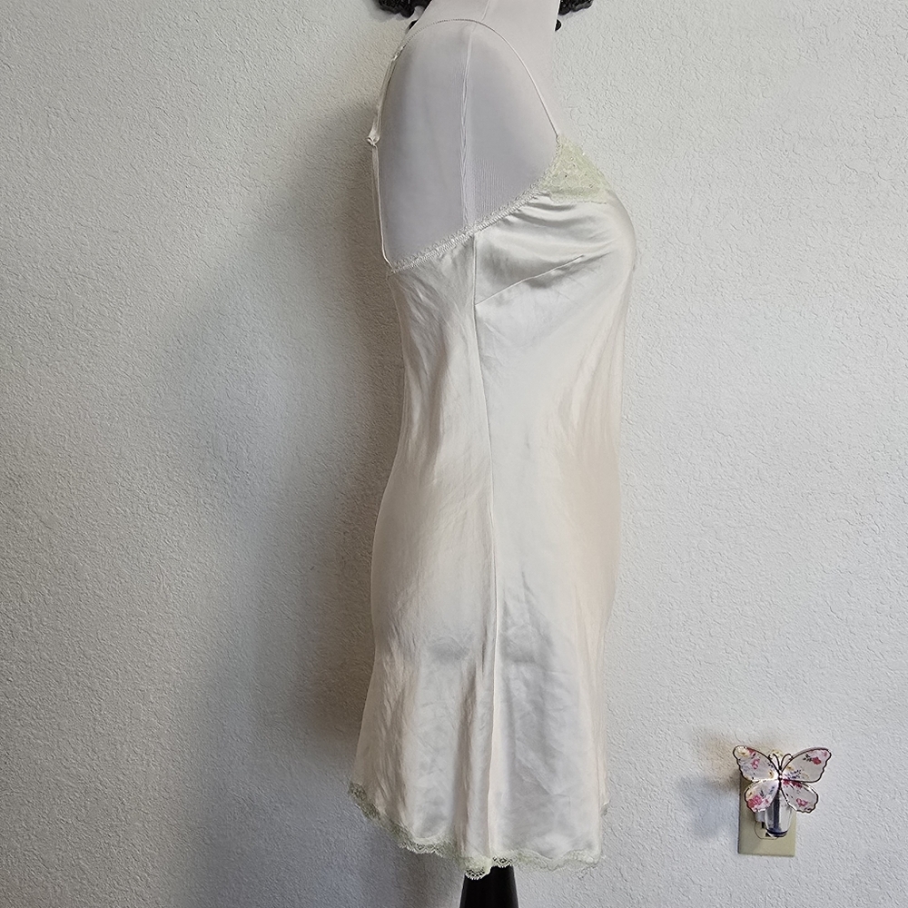 Victoria's Secret Ivory Chemise - Picture 3 of 8